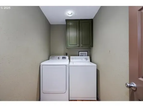 1915 NE 126th Place Portland OR 97230