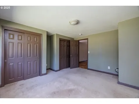 1915 NE 126th Place Portland OR 97230
