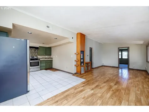 1915 NE 126th Place Portland OR 97230