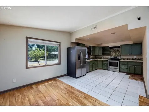 1915 NE 126th Place Portland OR 97230