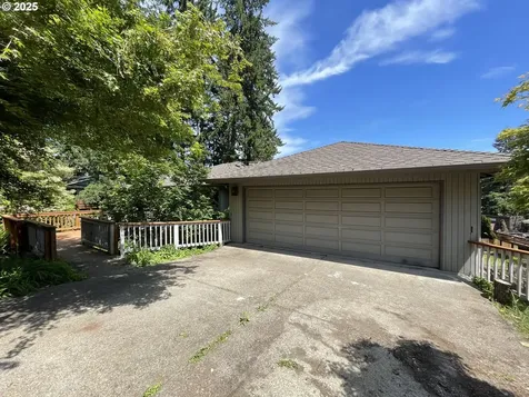 2355 Panorama Drive Eugene OR 97405