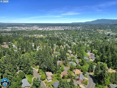 2355 Panorama Drive Eugene OR 97405