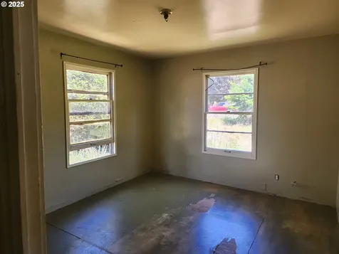 1654 NE Todd Street Roseburg OR 97470