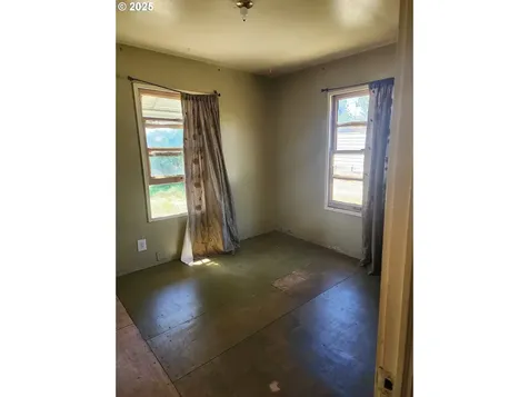 1654 NE Todd Street Roseburg OR 97470