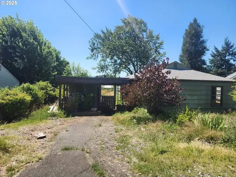 1654 NE Todd Street Roseburg OR 97470