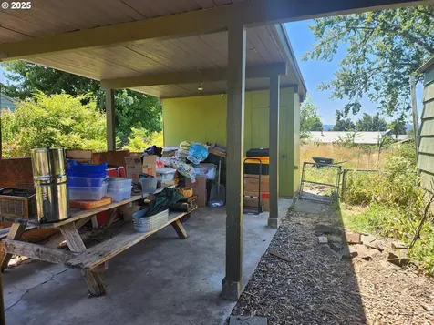1654 NE Todd Street Roseburg OR 97470