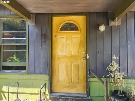 1654 NE Todd Street Roseburg OR 97470