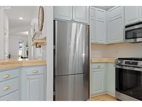 1334 N Grant Street Canby OR 97013