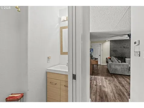12315 NE 72nd Street Vancouver WA 98682