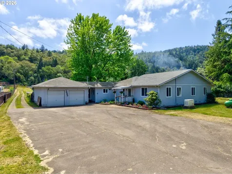12589 Old Highway 99 Myrtle Creek OR 97457