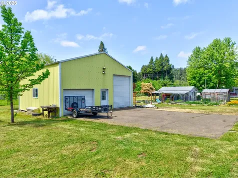 12589 Old Highway 99 Myrtle Creek OR 97457