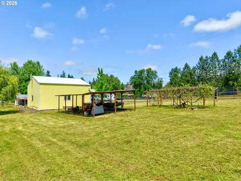 12589 Old Highway 99 Myrtle Creek OR 97457