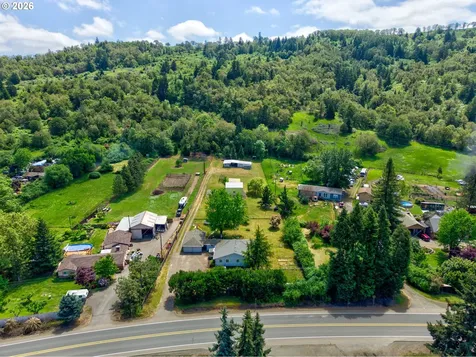12589 Old Highway 99 Myrtle Creek OR 97457
