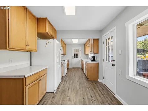 12589 Old Highway 99 Myrtle Creek OR 97457