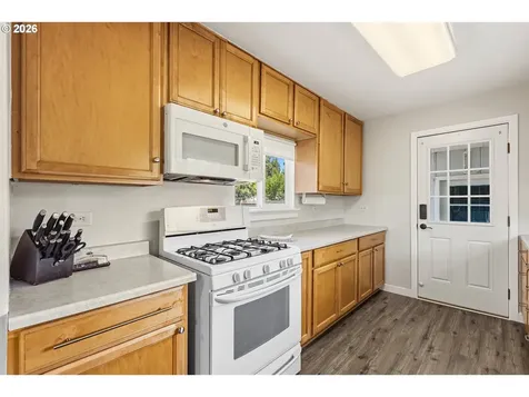 12589 Old Highway 99 Myrtle Creek OR 97457