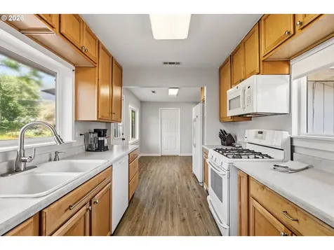 12589 Old Highway 99 Myrtle Creek OR 97457
