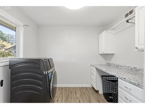 12589 Old Highway 99 Myrtle Creek OR 97457