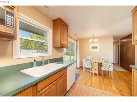 1320 SE 158th Avenue Portland OR 97233