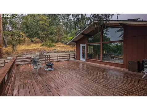 1751 Fairhill Drive Roseburg OR 97471