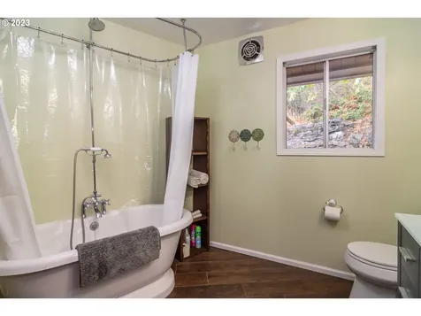 1751 Fairhill Drive Roseburg OR 97471