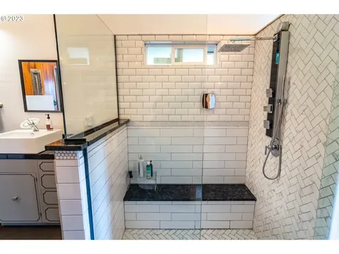 1751 Fairhill Drive Roseburg OR 97471