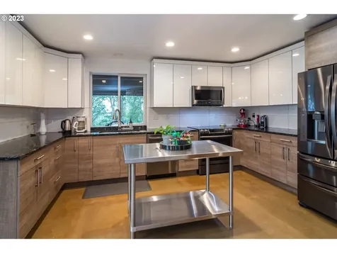 1751 Fairhill Drive Roseburg OR 97471