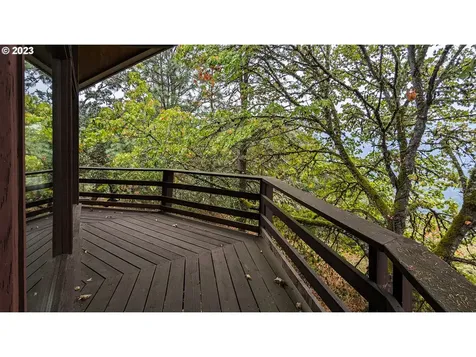 1751 Fairhill Drive Roseburg OR 97471