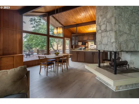 1751 Fairhill Drive Roseburg OR 97471