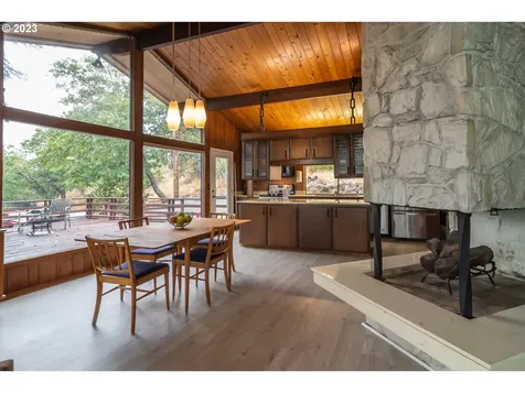 1751 Fairhill Drive Roseburg OR 97471