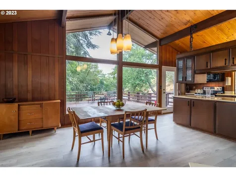 1751 Fairhill Drive Roseburg OR 97471