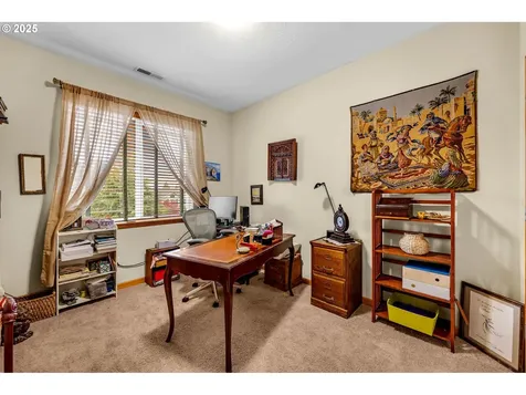 1035 E Pioneer Loop La Center WA 98629
