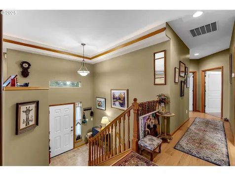 1035 E Pioneer Loop La Center WA 98629