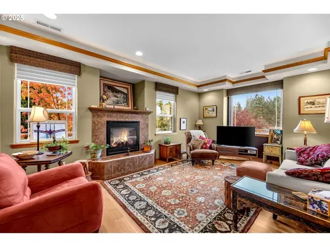 1035 E Pioneer Loop La Center WA 98629