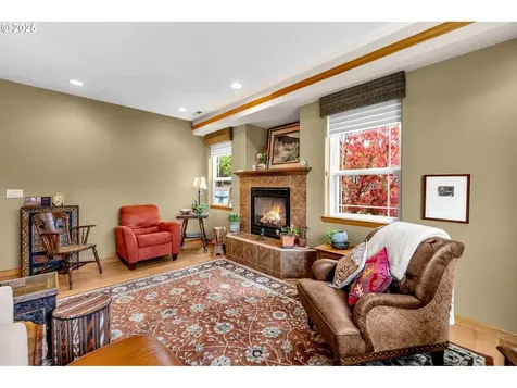1035 E Pioneer Loop La Center WA 98629