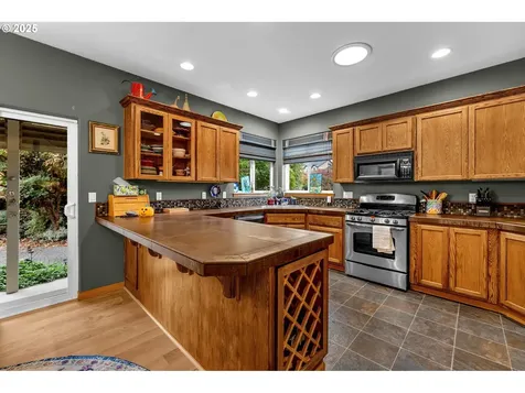 1035 E Pioneer Loop La Center WA 98629