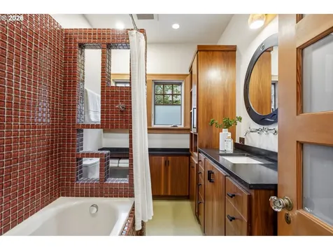 2223 NE 43rd Avenue Portland OR 97213