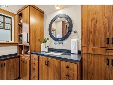 2223 NE 43rd Avenue Portland OR 97213