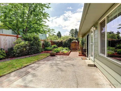 5320 SW Cherry Avenue Beaverton OR 97005