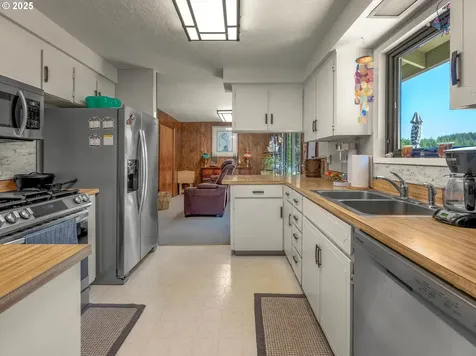 25420 NW Pumpkin Ridge Road North Plains OR 97133