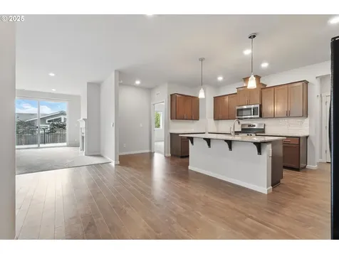 2582 SW Thomas Way Gresham OR 97080