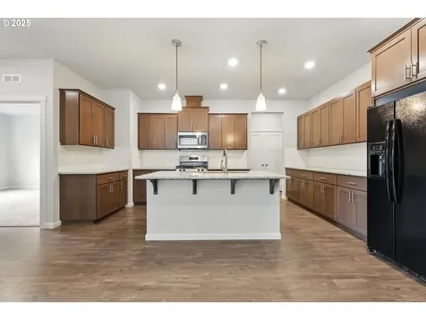 2582 SW Thomas Way Gresham OR 97080