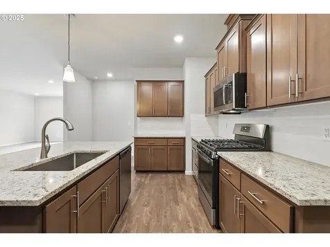 2582 SW Thomas Way Gresham OR 97080