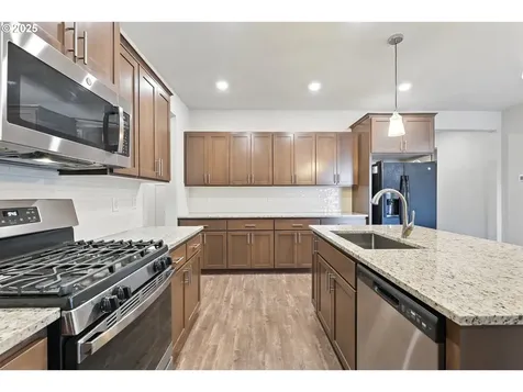 2582 SW Thomas Way Gresham OR 97080