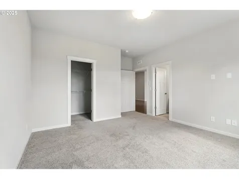 2582 SW Thomas Way Gresham OR 97080