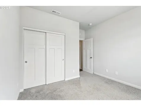 2582 SW Thomas Way Gresham OR 97080