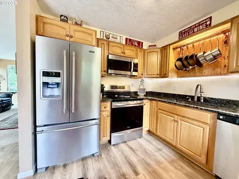 95089 Timber Park Lane Coos Bay OR 97420