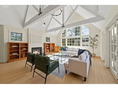 4212 Southshore Boulevard Lake Oswego OR 97035