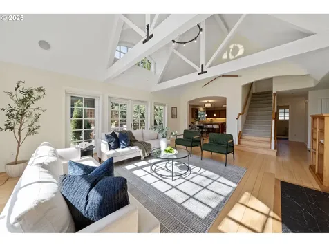 4212 Southshore Boulevard Lake Oswego OR 97035