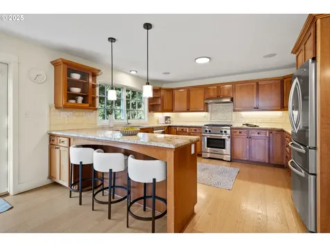 4212 Southshore Boulevard Lake Oswego OR 97035