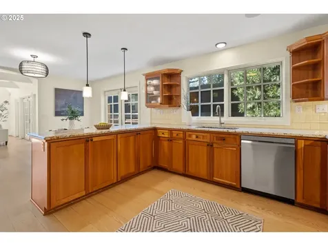 4212 Southshore Boulevard Lake Oswego OR 97035